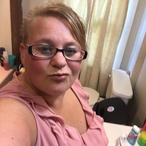 Meet your Posher, Leslie