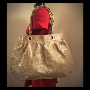 Jessica Simpson gorgeous shoulder bag.