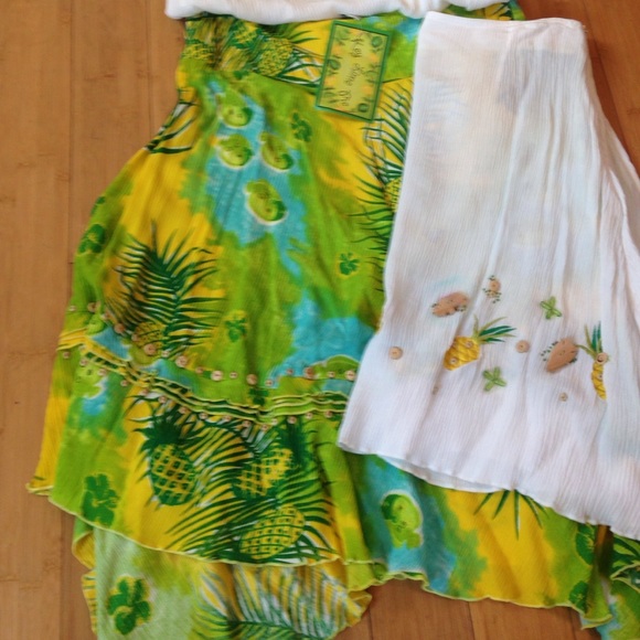 Tropical Shirt and 2 Skirt Set - Picture 2 of 4