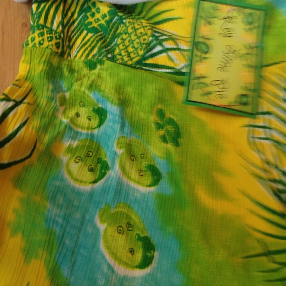 Tropical Shirt and 2 Skirt Set - Picture 4 of 4