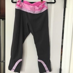 Size 8 lululemon cropped running tights