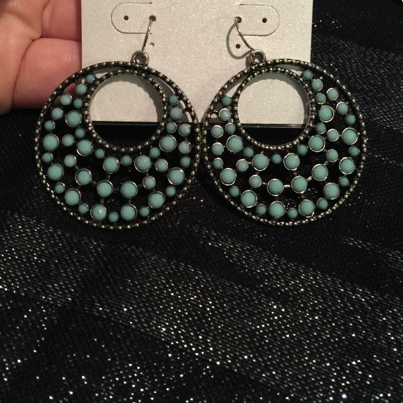 Earrings - Picture 1 of 1