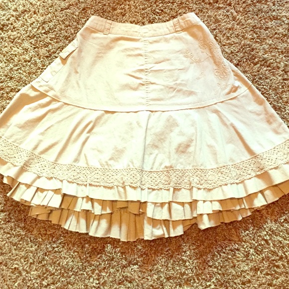 Cute tan skirt. Great condition! Girls.