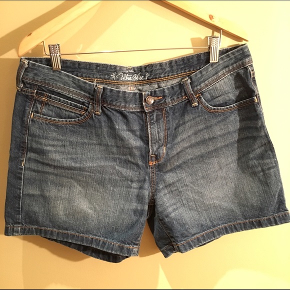 Old Navy Pants - Old Navy women's Ultra Blue 5" Shorts
