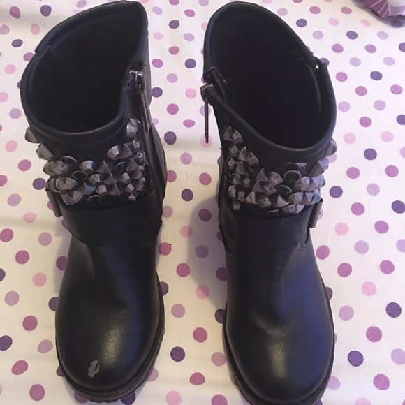 Low studded combat boots - Picture 1 of 2