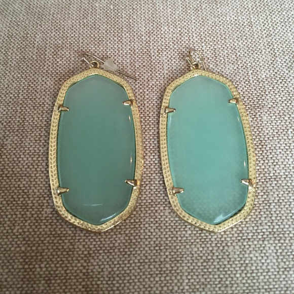 Kendra Scott Danielle Earring in Chalcedony