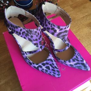 Animal print in stylish heels!!!