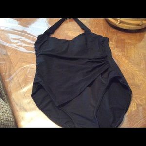 BLACK ONE PIECE BATHING SUIT