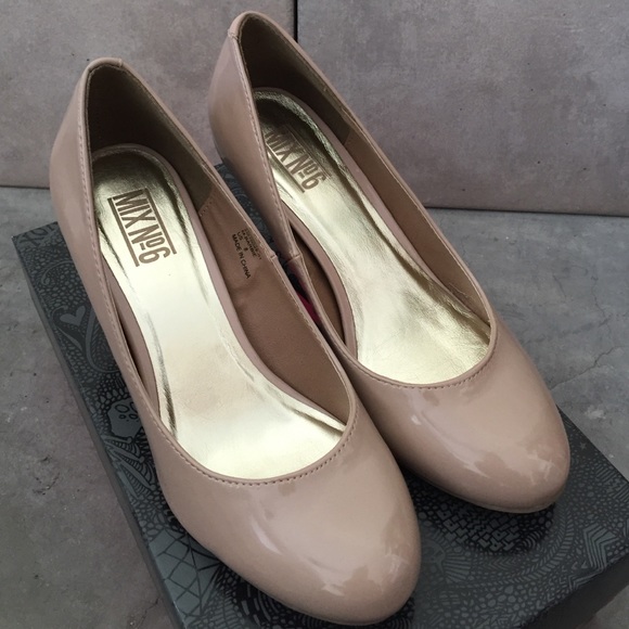 Nude, patent leather heels