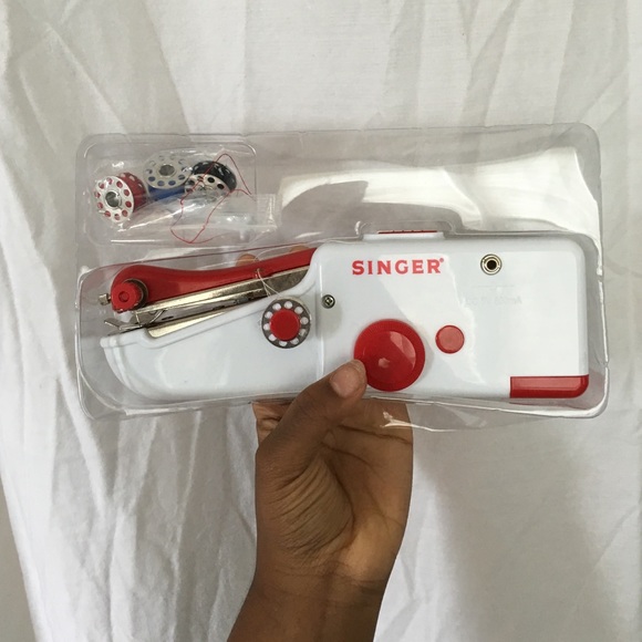 Sewing Machine ( Portable ) - Picture 4 of 4