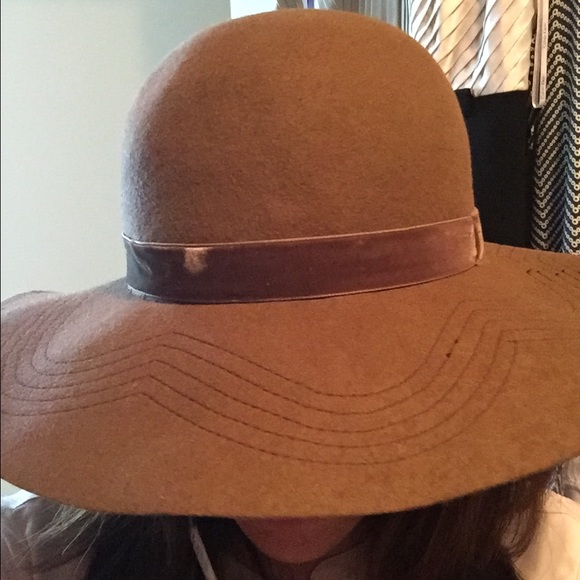 Tan floppy hat