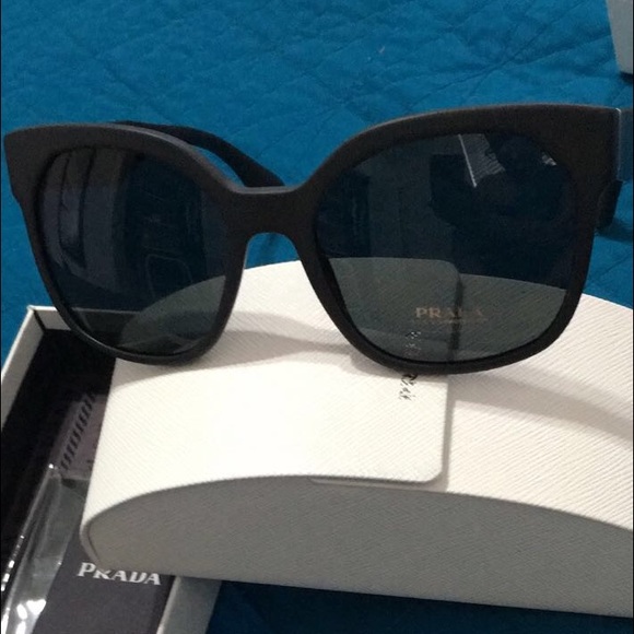 Brand new. Prada voice #PR10r