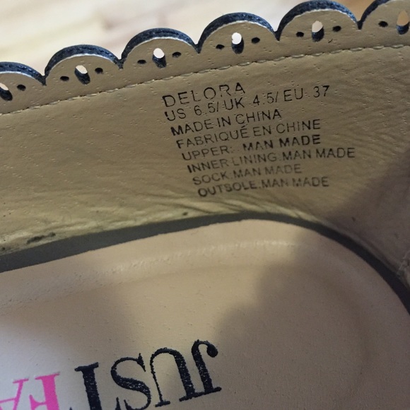 *SALE* Scallop Edge Flats - Picture 4 of 4