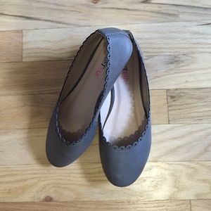 *SALE* Scallop Edge Flats