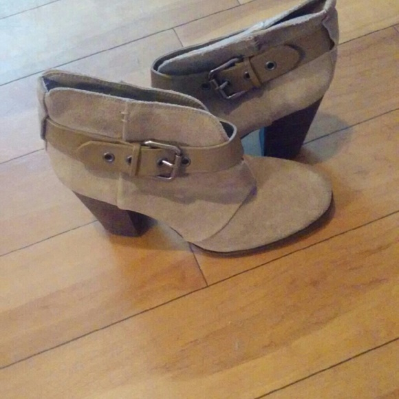 Jessica Simpson. Heel booties