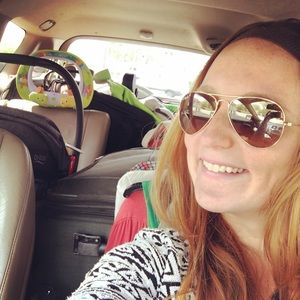 Meet your Posher, Lauren