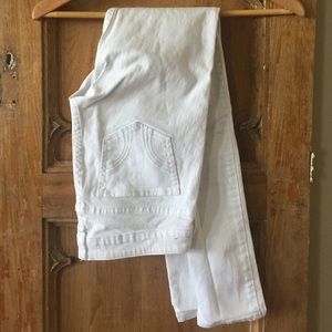 White Hollister pants. Size 3R. W:26 L:31