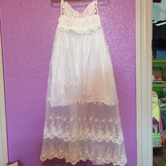 White lace dress. Excellent condition