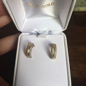 *Price drop* 14k gold hoop earrings
