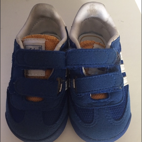Boys Adidas Blue size 4