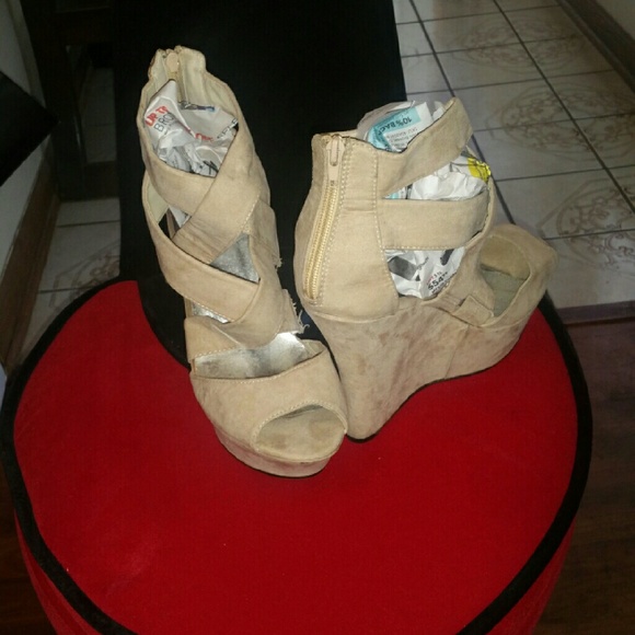 Size 11 Wedges!