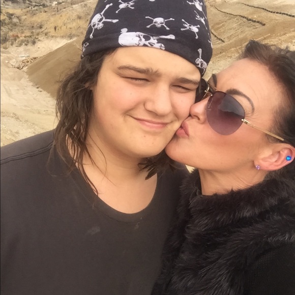 Meet your Posher, Melissa - Picture 3 of 12