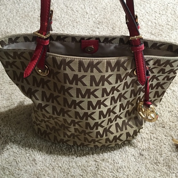 Michael Kora Pocketbook