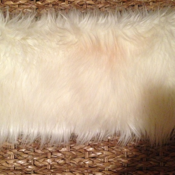 Price Slash: Faux Fur Infinity Scarf Cream White - Picture 3 of 4