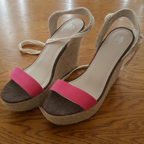 Victoria's Secret Laced Straw Wedged Heels size 11