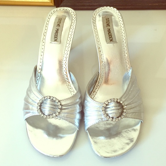 Steve Madden silver kitten heels size 7