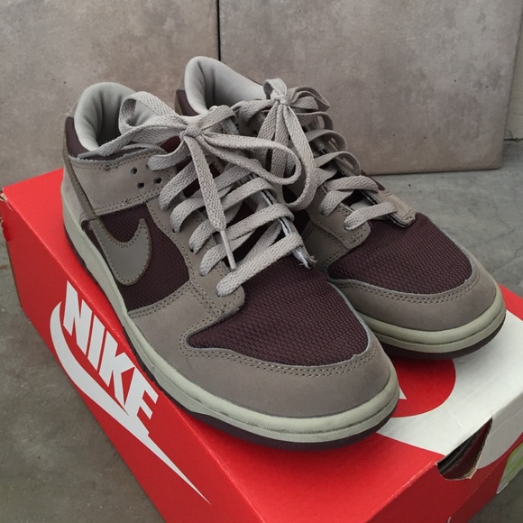 Womens Nike Dunk Lo in sz 8