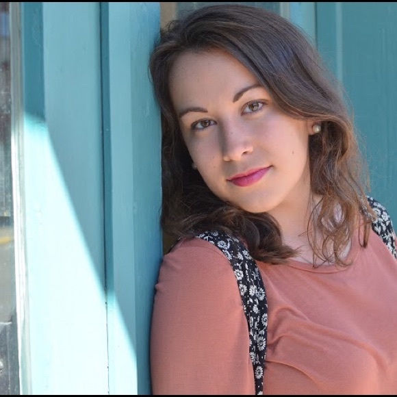 Meet your Posher, Claire