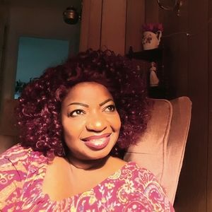 Meet your Posher, Joyce