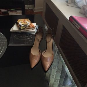 BCBG 2 toned stiletto