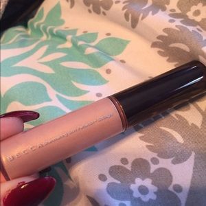 BECCA liquid highlighter