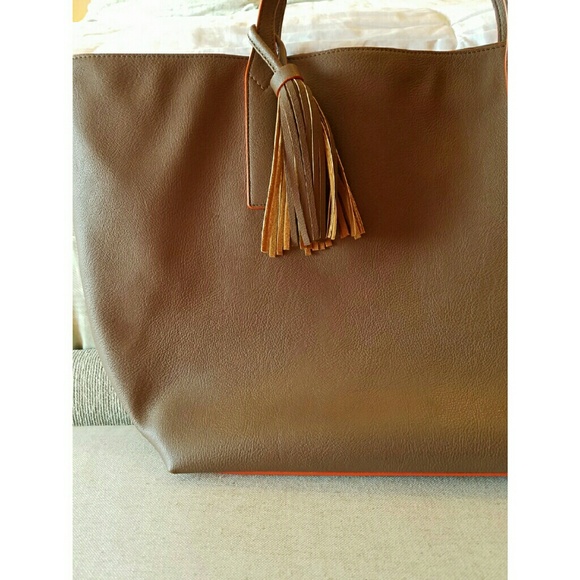 GAP Handbags - Gap Faux Leather Tote