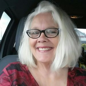 Meet your Posher, Loretta