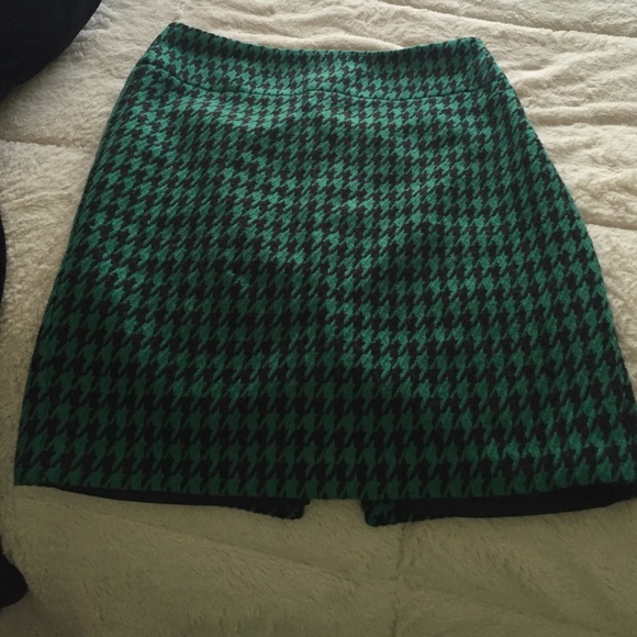 The limited pencil skirt