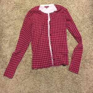 Maroon and pink houndstooth print cardigan