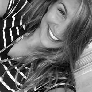 Meet your Posher, Carly