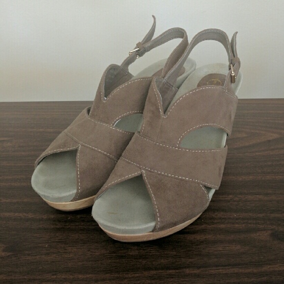 Earthies platform heels