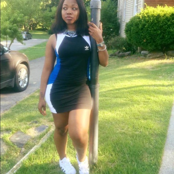 Adidas body con dress