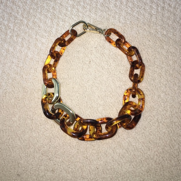 Tortoise & gold chain necklace
