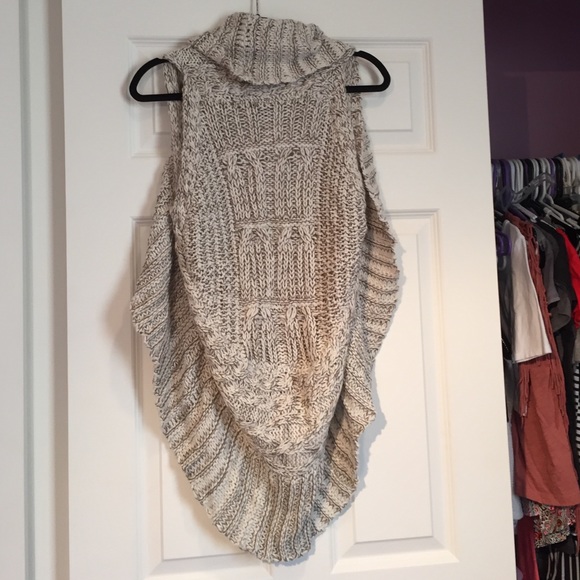 Sweater - Picture 2 of 2