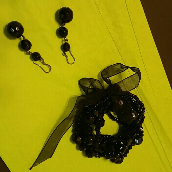 Black bead bracelet and earrings