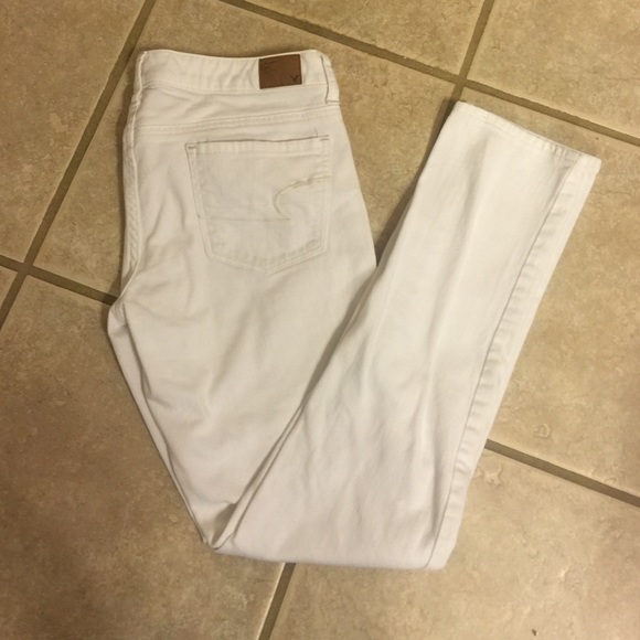 American Eagle white denim skinnies