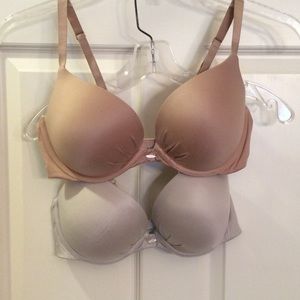 Victoria's Secret Fabulous Plunge, set of two bras