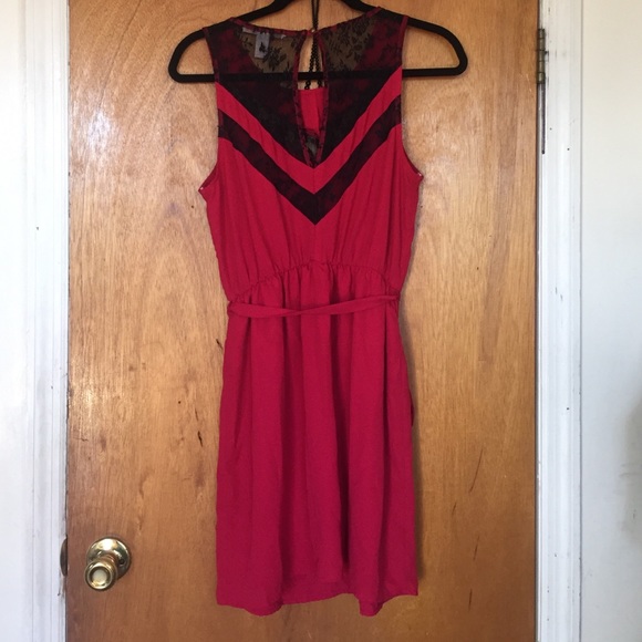 Red and Black mini dress - Picture 2 of 3
