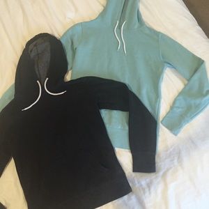 2 Pullover Hoodies