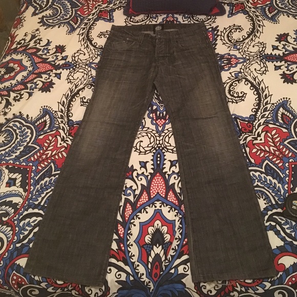 Men's Rock & Republic jeans. Cut #001713.